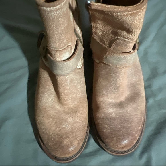 Frye Veronica Distressed Leather Womens Size 7.5 B Belted Short Boots 3470581CHO - Picture 7 of 9